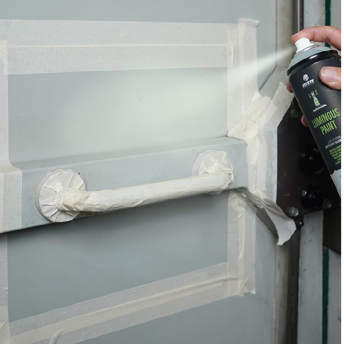 Spray pintura luminiscente - Montana - 400 ml - Imagen 2
